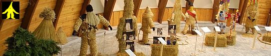 Ausstellung Strohvermummung straw bear