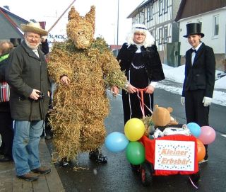 Erbsb&auml;r Strohb&auml;r Westhausen straw bear