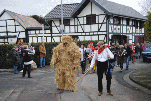 Äerzebäre Kirchheim(Eifel) straw bear
