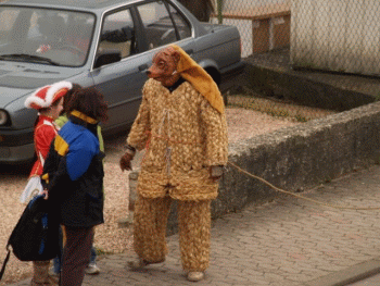 Strohbär Bosen straw bear